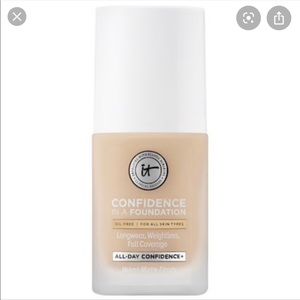 Never used IT Cosmetics confidence in a foundation